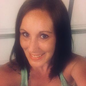 Meet your Posher, Lalauren